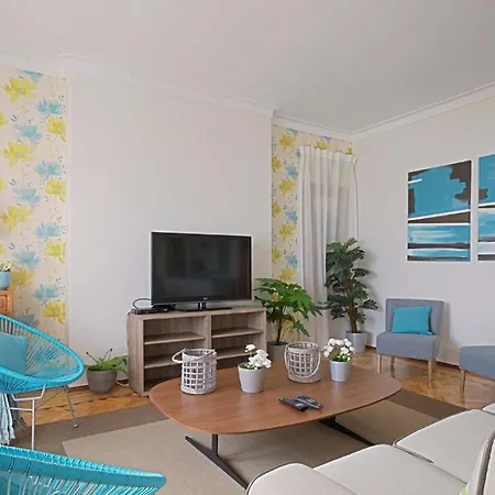 Fuer 19 Personen Und 1 Kind In Lissabon, Regio De Costa De - B58256 Apartment Lisbon