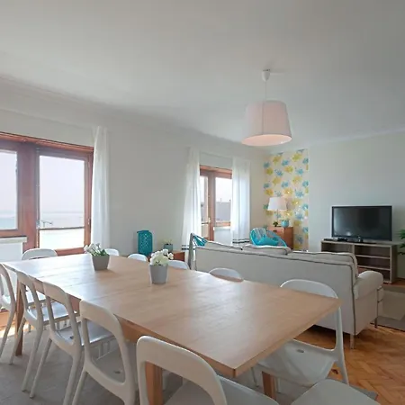 Apartment Fuer 19 Personen Und 1 Kind In Lissabon, Regio De Costa De - B58256 Lisbon